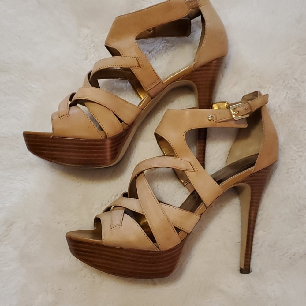 Guess platforms, size 8.5 - Picture 2 of 8